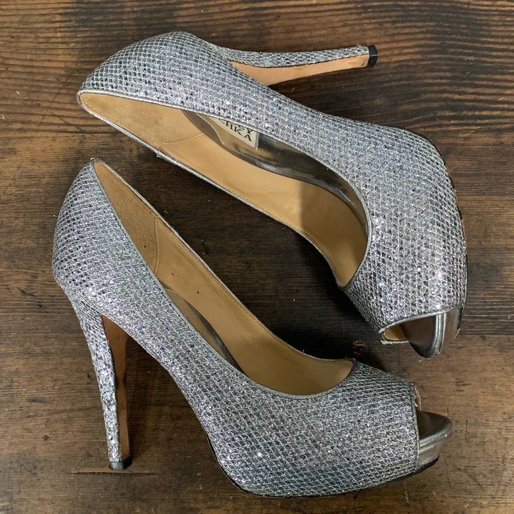 Badgley Mischka Humbie Sparkle Pump Silver Glitter